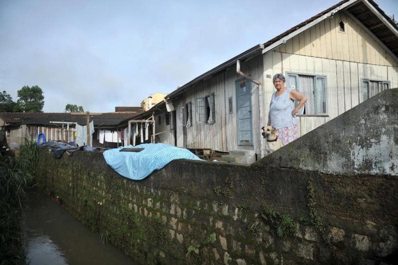 Minha casa sofreu enchente e inundação. Quais os meus direitos?