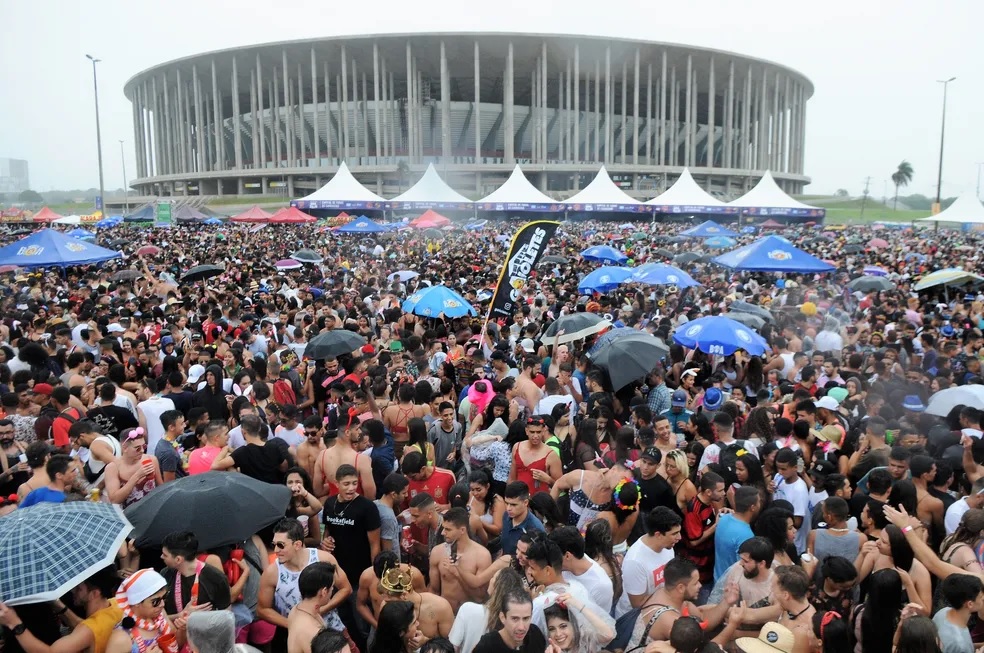 O Carnaval ainda não começou, mas a folia corre solta em Brasília